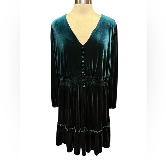 NWT from Taylor green velvet tiered boho dress - Picture 2 of 14